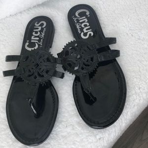 Sam Edelman patent black flip flops